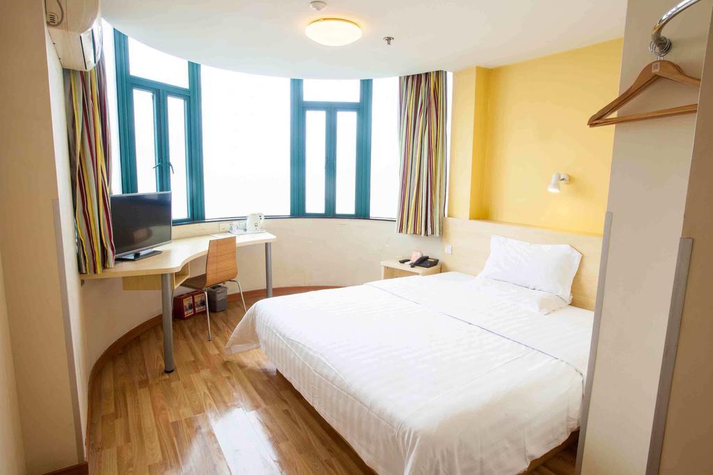 7 Days Inn Meizhou Jiangnan Kedu Commercial Plaza Habitación foto